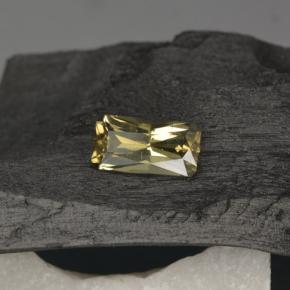 0.76캐럿 천연 Medium Yellow  컬러체인지 가넷, 에메랄드 컷, 7.1×3.7 mm, VS