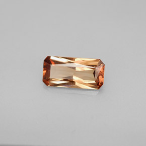 1.26캐럿 천연 골든 브라운에서 핑크 컬러체인지 가넷, 에메랄드 컷, 9×4.5 mm, VS