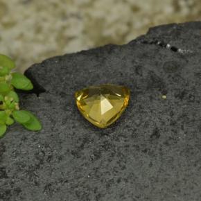 0.68캐럿 천연 골든 옐로우 컬러체인지 가넷, 트릴리언, 5.6×5.5 mm, VS