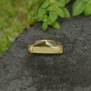 0.61캐럿 천연 황금색 색상 변경 가넷, 에메랄드 컷, VS