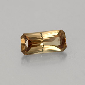 0.73캐럿 천연 녹갈색에서 레드핑크 컬러체인지 가넷, 에메랄드 컷, 7.1×3.4 mm, VS
