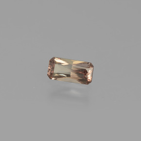0.70캐럿 천연 갈색빛 로즈에서 레드 컬러체인지 가넷, 에메랄드 컷, 7×3.6 mm, VVS-VS