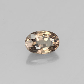 0.74캐럿 천연 그린에서 레드핑크 컬러체인지 가넷, 타원형 컷, 6.1×4.1 mm, VVS