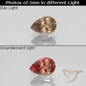 0.57ct 자연스러운 연한 갈색 색상 변경 가넷, 배 모양, VS
