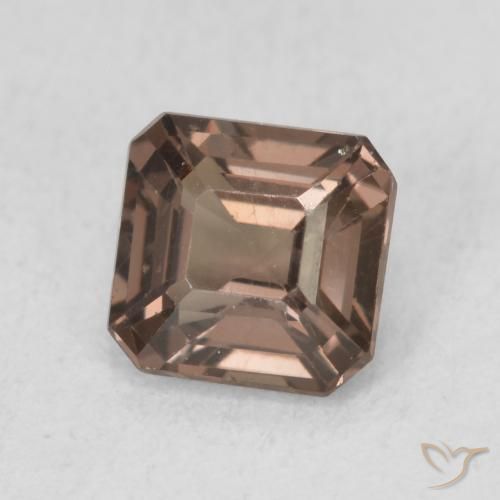 0.97캐럿 천연 미디엄 라이트 브라운 컬러체인지 가넷, 에메랄드 컷, 5.4×5.3 mm, VVS-VS