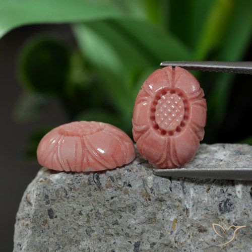 9.38캐럿 천연 미디엄 핑크 산호 보석, 플라워 컷, 불투명체