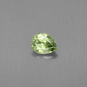 0.43캐럿 천연 그린 데만토이드 가넷, 배 모양, 5.3×4.1 mm, VS