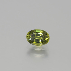 0.71캐럿 천연 골든 그린 데만토이드 가넷, 타원형 컷, 6.1×4.3 mm, VVS-VS