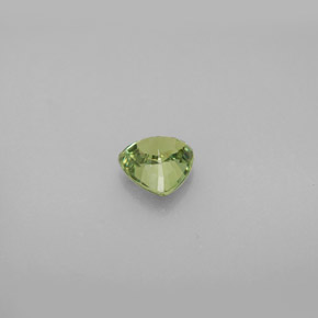 0.77캐럿 천연 골든 그린 데만토이드 가넷, 트릴리언, 5.6×5.5 mm, VS