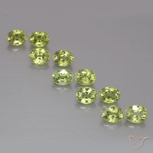 2.66ctw 자연스러운 Medium Light Green 디맨토이드 가넷, 타원형, VS
