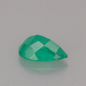 0.61캐럿 천연 그린 에메랄드, 배 모양, 7.3×5 mm, SI