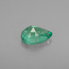 0.91캐럿 천연 그린 에메랄드, 배 모양, 7.6×5.8 mm, VS-SI
