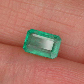 0.72캐럿 천연 그린 에메랄드, 에메랄드 컷, 6.1×4.2 mm, SI-I1