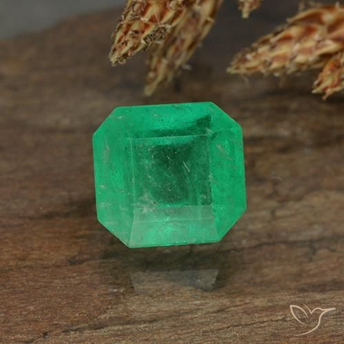 0.94ct 자연스러운 미디엄 그린 에메랄드, 에메랄드 컷, VS-SI