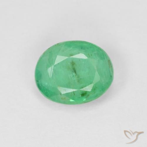 0.67ct 자연스러운 라이트 샴록 그린 에메랄드, 타원형, SI