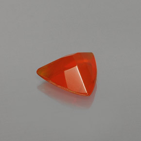 0.37캐럿 천연 붉은빛 오렌지 파이어 오팔, 트릴리언, 6.2×5.9 mm, 투명한