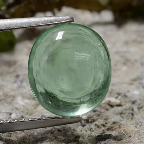 4.75ct 자연스러운 연한 초록색 형석, 타원형, 투명한