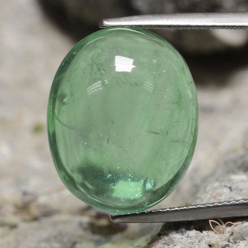 21.66ct 자연스러운 미디엄 그린 형석, 타원형, 투명한