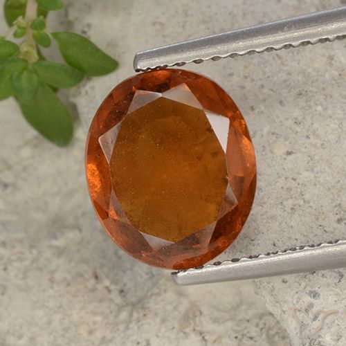 2.71ct 자연스러운 미디엄 다크 오렌지 헤소나이트 가넷, 타원형, VS