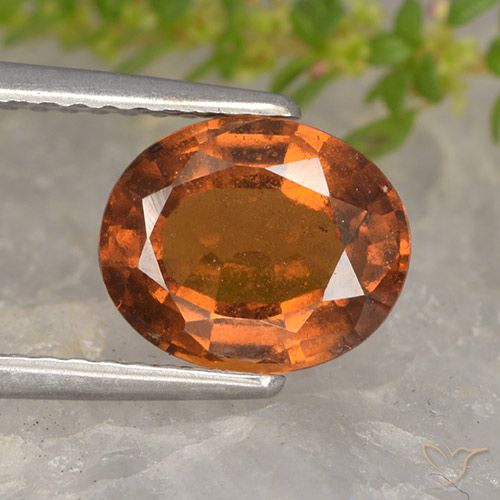 2.25ct 자연스러운 미디엄 다크 오렌지 헤소나이트 가넷, 타원형, VS-SI