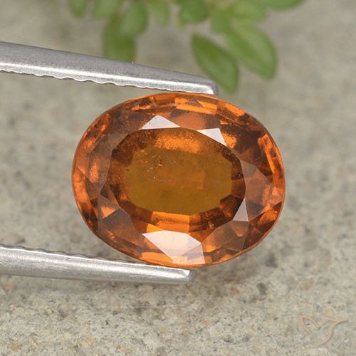 2.25ct 자연스러운 미디엄 다크 오렌지 헤소나이트 가넷, 타원형, VS-SI
