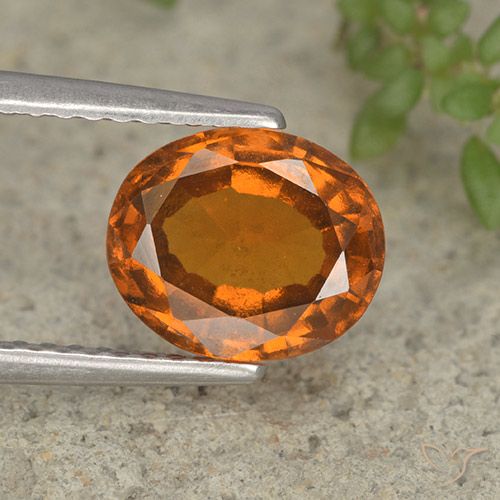 2.07ct 자연스러운 미디엄 다크 오렌지 헤소나이트 가넷, 타원형, VS