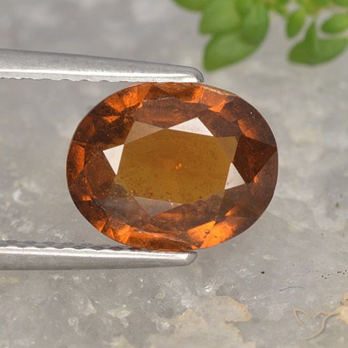 2.36ct 자연스러운 미디엄 다크 오렌지 헤소나이트 가넷, 타원형, VS-SI