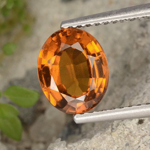 1.96ct 자연스러운 미디엄 다크 오렌지 헤소나이트 가넷, 타원형, VS
