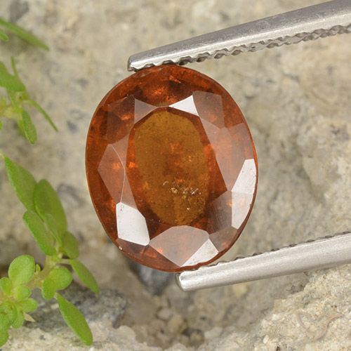 3.05ct 자연스러운 붉은 오렌지 헤소나이트 가넷, 타원형, VS-SI