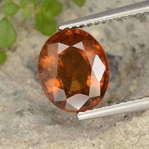 2.74ct 자연스러운 미디엄 다크 오렌지 헤소나이트 가넷, 타원형, VS-SI