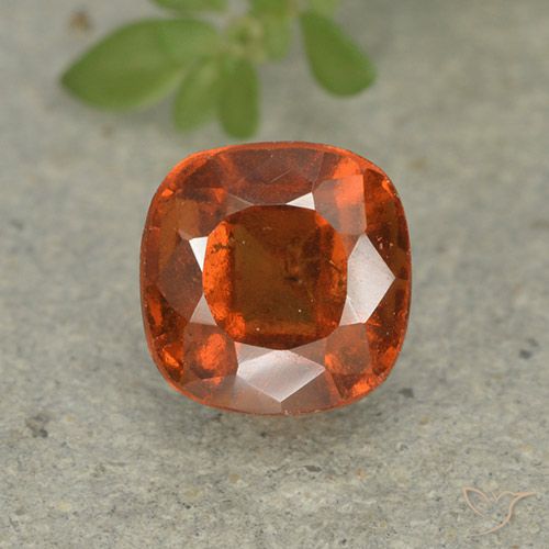 1.83ct 자연스러운 미디엄 오렌지 헤소나이트 가넷, 방석, VS-SI