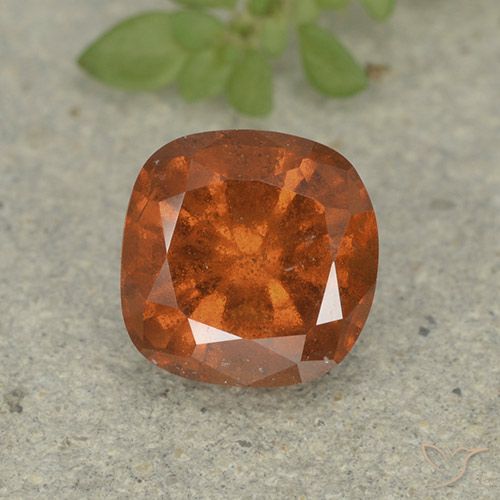 1.74ct 자연스러운 미디엄 오렌지 헤소나이트 가넷, 방석, VS-SI
