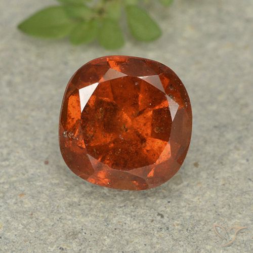 1.91ct 자연스러운 붉은 오렌지 헤소나이트 가넷, 방석, VS-SI