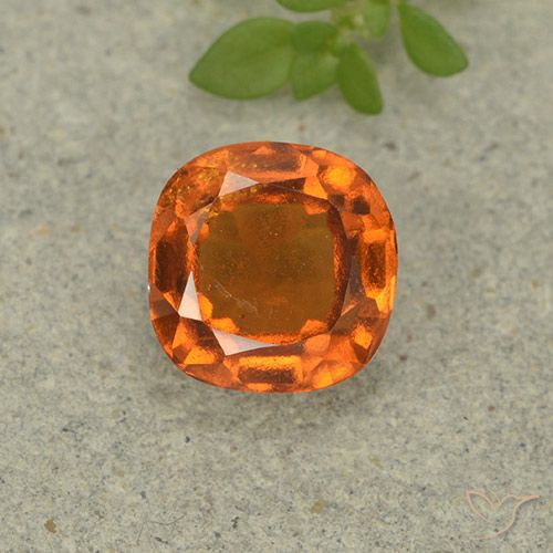 1.80ct 자연스러운 미디엄 오렌지 헤소나이트 가넷, 방석, VS