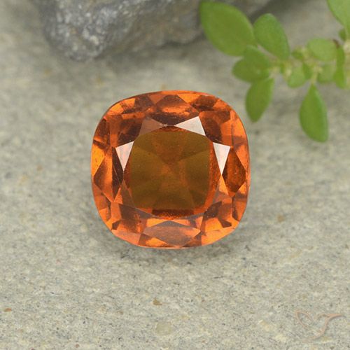 1.95ct 자연스러운 노란 오렌지 헤소나이트 가넷, 방석, VS