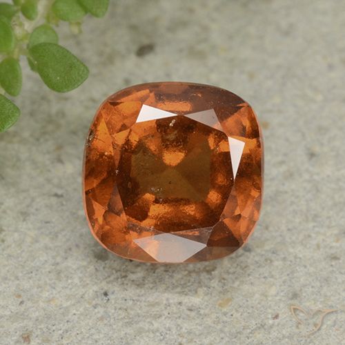 1.92ct 자연스러운 미디엄 다크 오렌지 헤소나이트 가넷, 방석, VS
