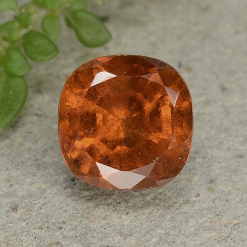 1.95ct 자연스러운 미디엄 다크 오렌지 헤소나이트 가넷, 방석, VS-SI