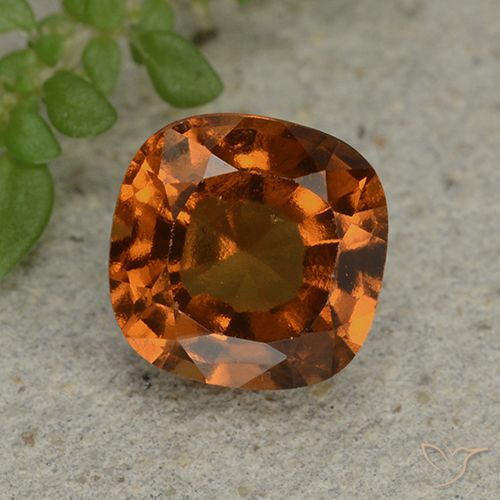 1.84ct 자연스러운 딥 오렌지 헤소나이트 가넷, 방석, VVS-VS