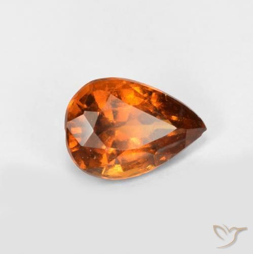 0.82ct 자연스러운 미디엄 다크 오렌지 헤소나이트 가넷, 배 모양, VS-SI