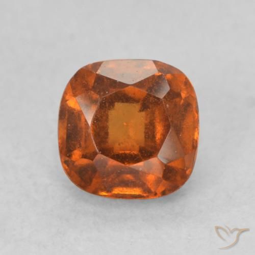 0.73ct 자연스러운 미디엄 오렌지 헤소나이트 가넷, 방석, VS
