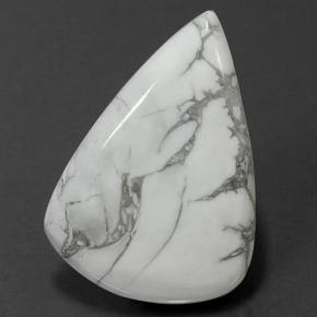 81.32캐럿 천연 여러 가지 빛깔의 흰색 하울라이트, 배 모양, 44.5×31.5 mm, 불투명체