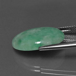 12.72캐럿 천연 그린 경옥, 타원형 컷, 19.3×13.5 mm, 불투명체