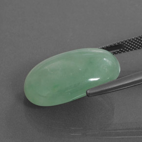 18.38캐럿 천연 녹색 비취, 타원형, 투명한