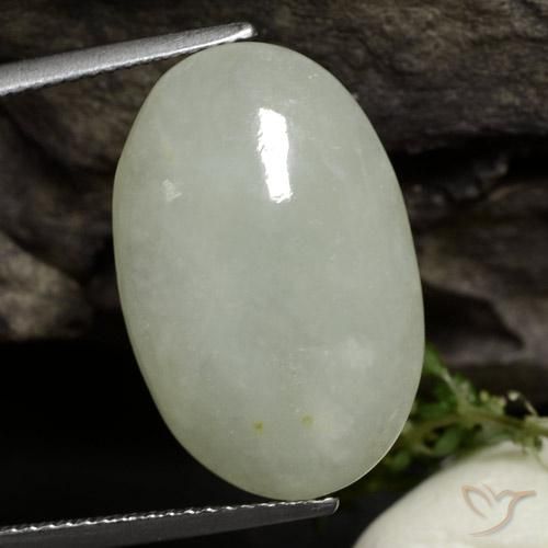 12.73ct 자연스러운 웜 라이트 그린 비취, 타원형, 투명한