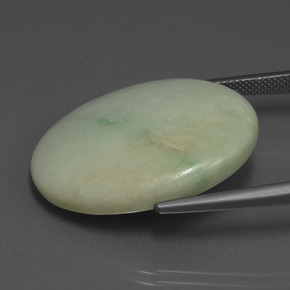 38.26캐럿 천연 그린 경옥, 타원형 컷, 29.4×21.5 mm, 불투명체