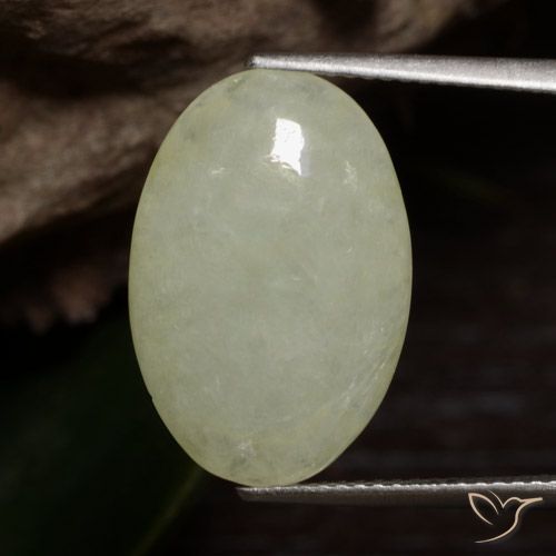 10.01ct 자연스러운 칙칙한 황록색 비취, 타원형, 투명한