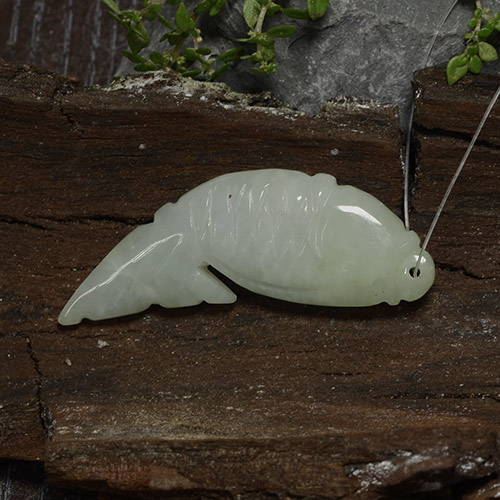 28.60캐럿 천연 미디엄 그린 비취, 멋진 모양, 투명한