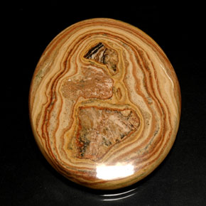 109.25캐럿 천연 멀티컬러 재스퍼, 타원형 컷, 57.6×41.9 mm, 불투명체