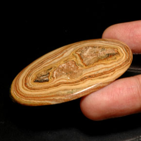 109.25캐럿 천연 멀티컬러 재스퍼, 타원형 컷, 57.6×41.9 mm, 불투명체