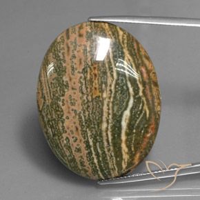 38.60ct 자연스러운 다색 벽옥, 타원형, 불투명체